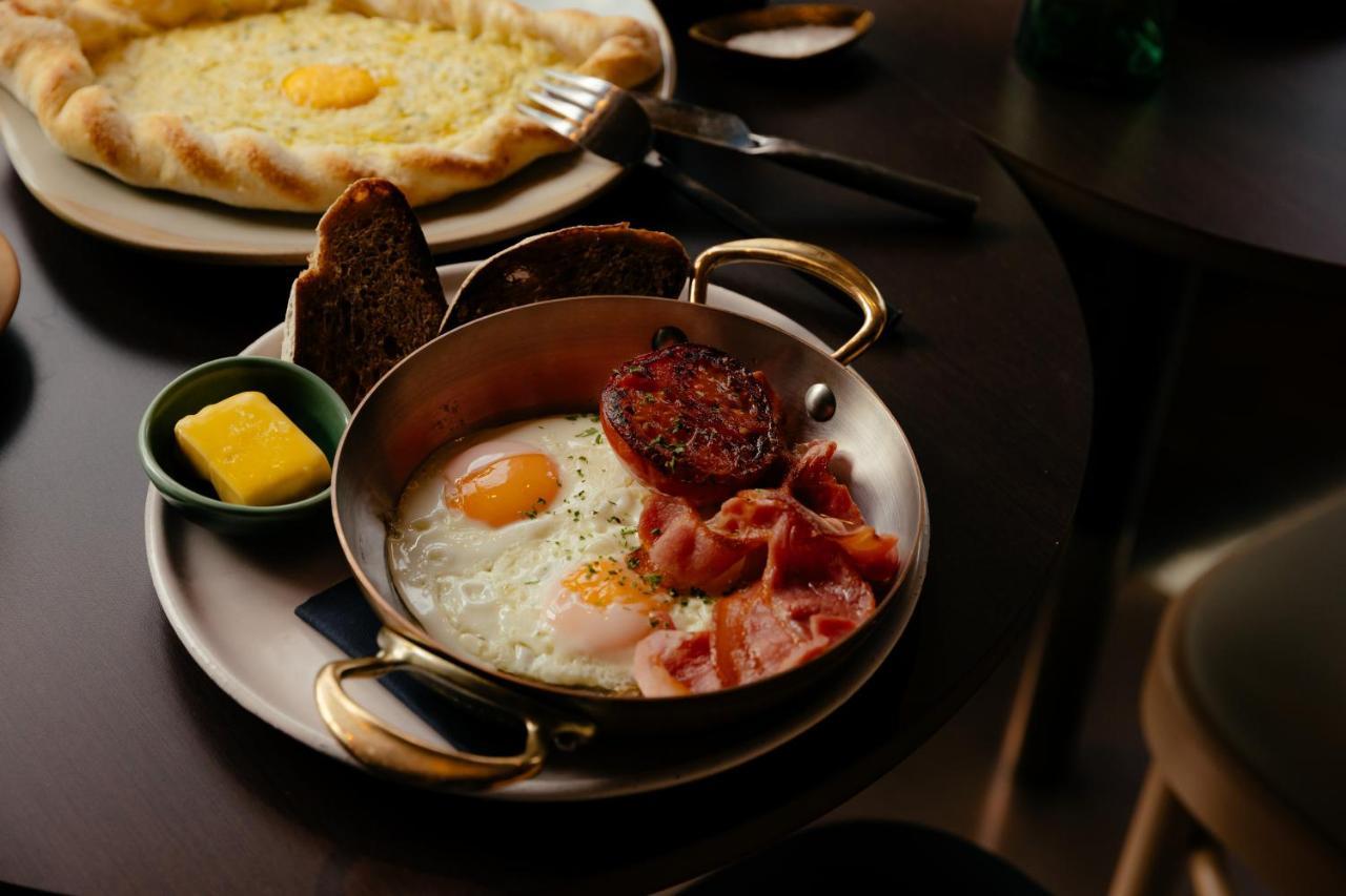 Qt Auckland Hotel Ngoại thất bức ảnh A traditional English breakfast