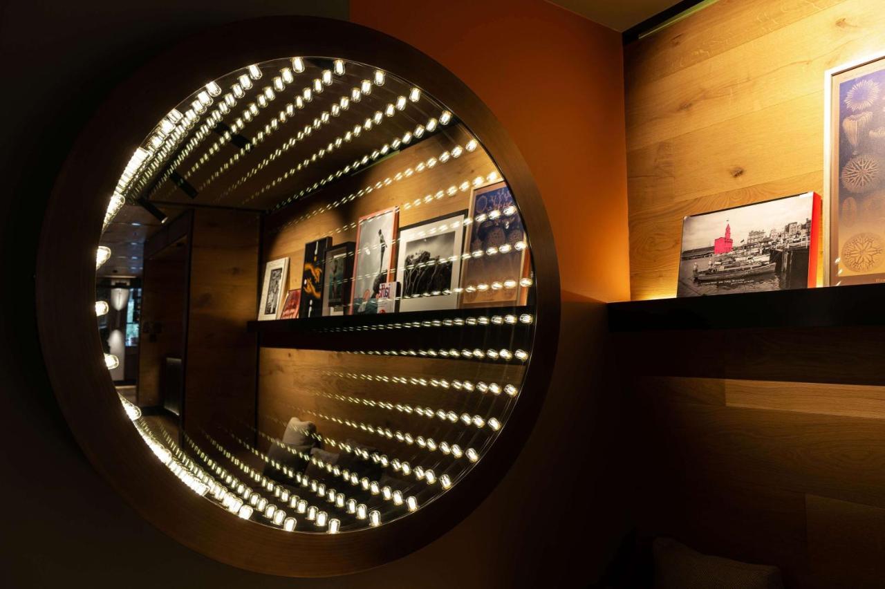 Qt Auckland Hotel Ngoại thất bức ảnh Infinity mirror