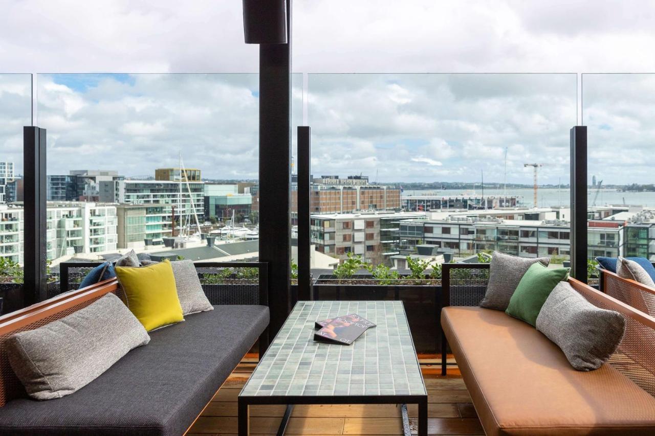 Qt Auckland Hotel Ngoại thất bức ảnh The rooftop bar at the Hotel