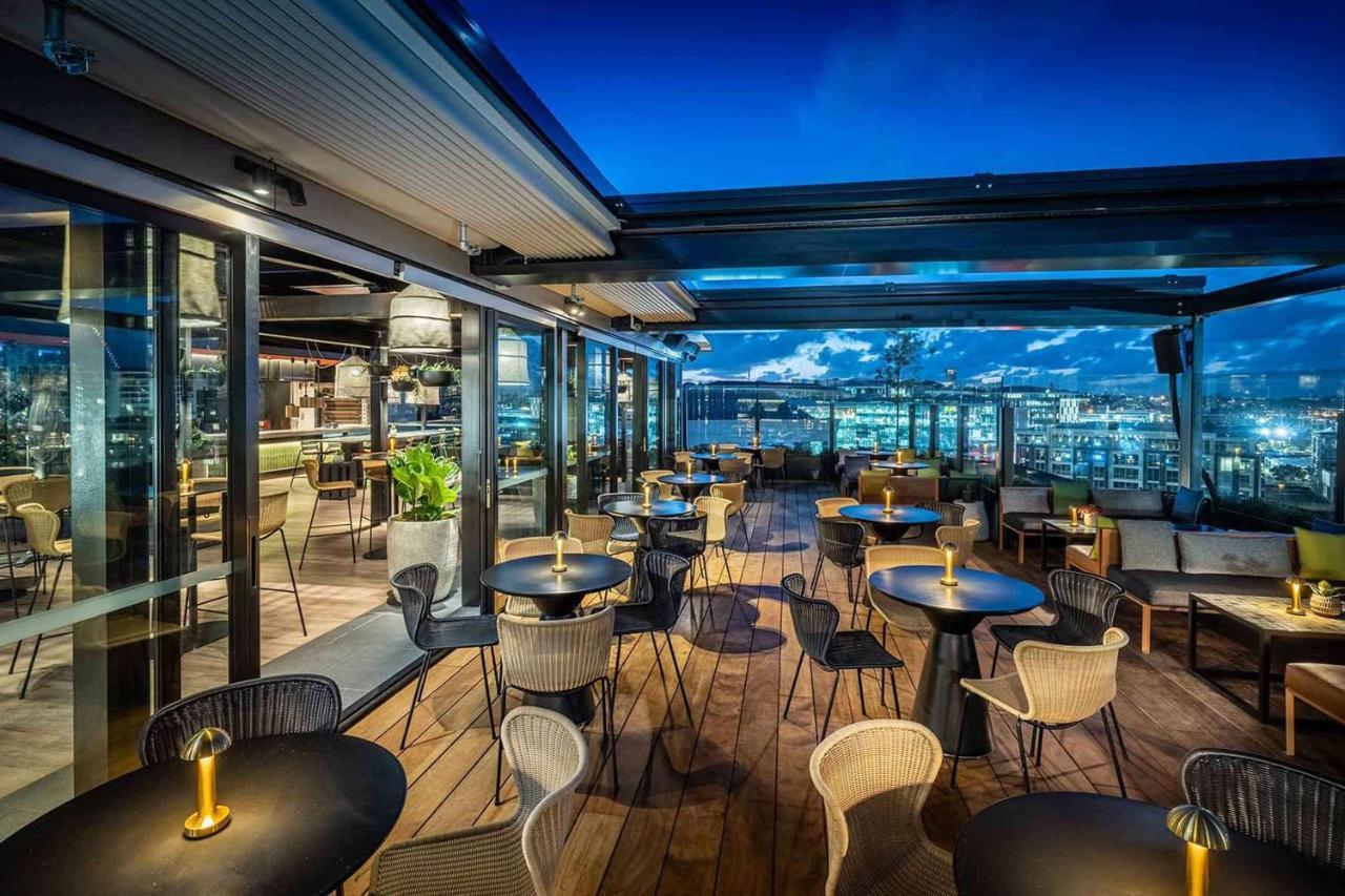 Qt Auckland Hotel Ngoại thất bức ảnh The rooftop bar at the hotel